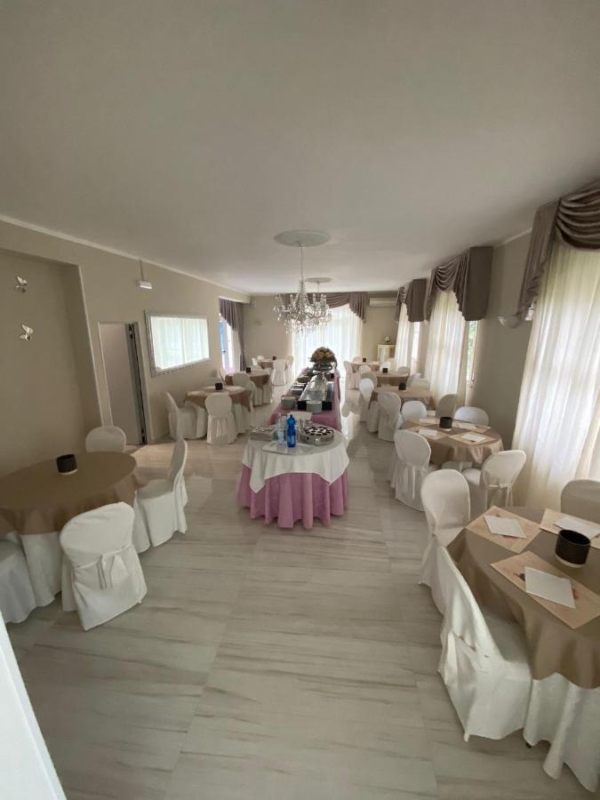 Hotel Amica Rimini Luaran gambar