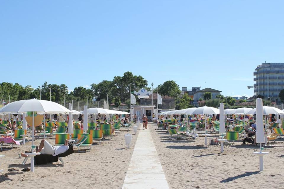 Hotel Amica Rimini Luaran gambar